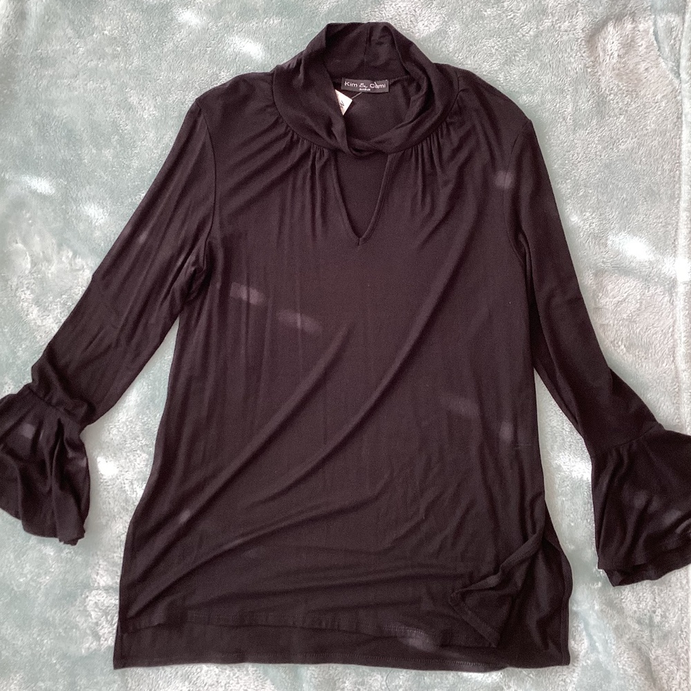 Kim & Cami black knit top with keyhole neckline